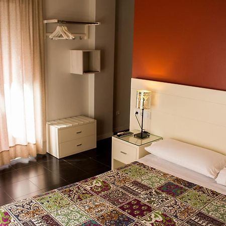Hostal San Vicente II Seville Luaran gambar