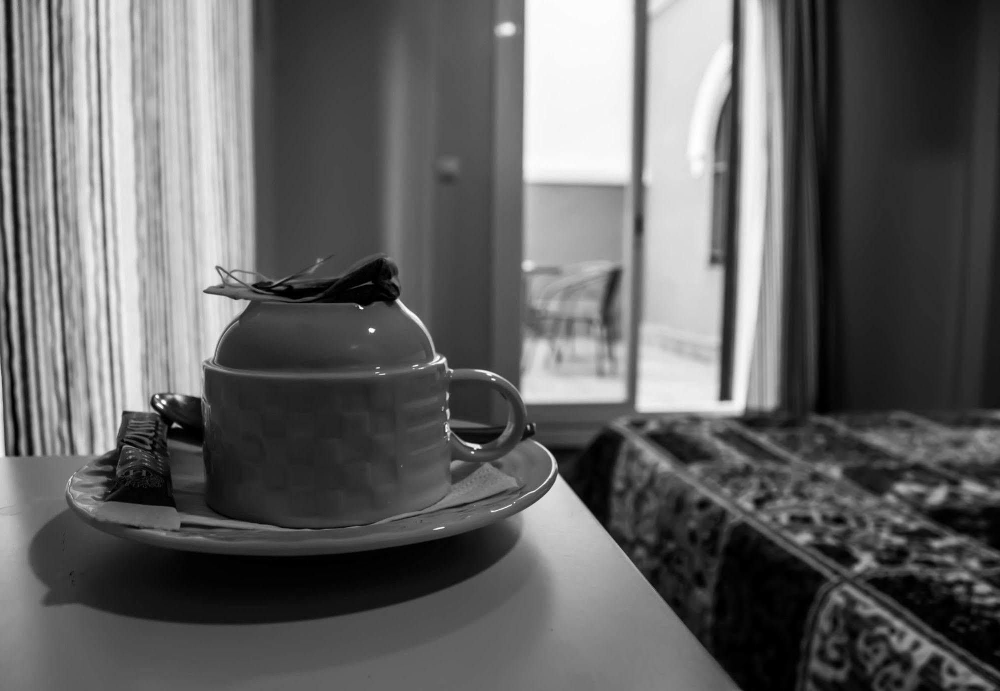 Hostal San Vicente II Seville Luaran gambar