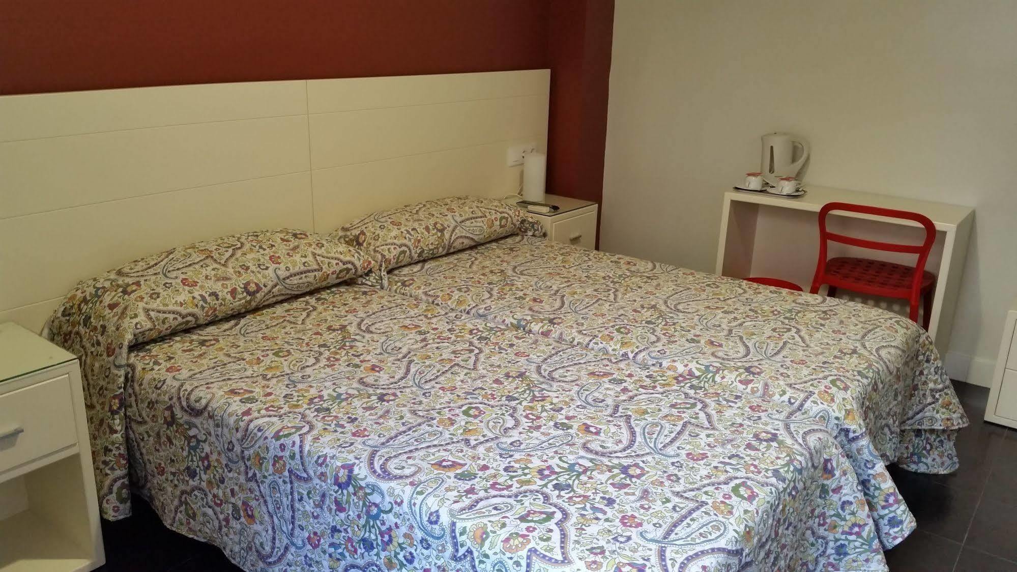 Hostal San Vicente II Seville Luaran gambar